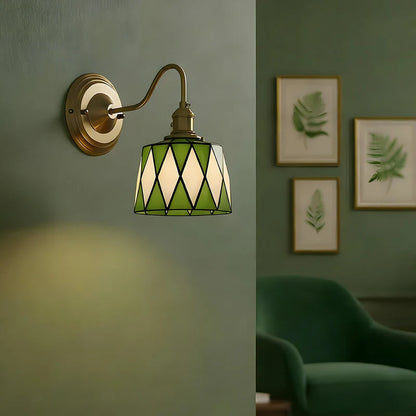 Traditional Tiffany Style Wall Sconce