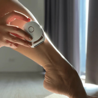 Compact electric shaver
