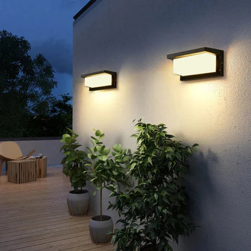 garden-entrance-wall-lamp
