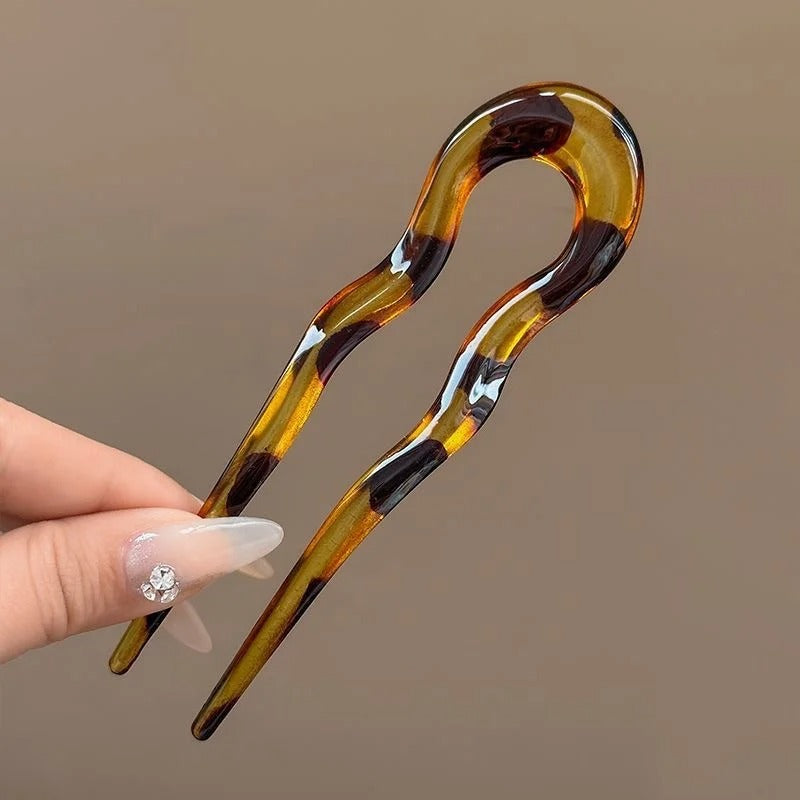 Curved hair bun pin