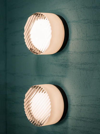 minimal round wall light

