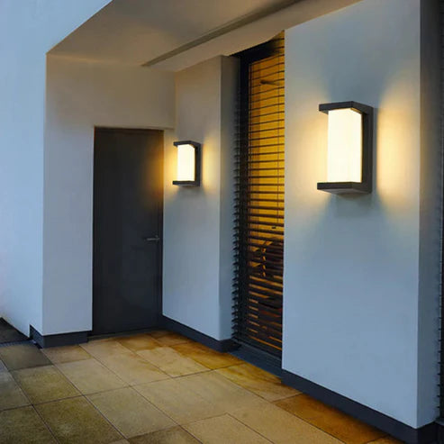 patio-motion-wall-light
